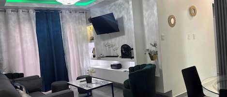 Apartment, 3 Bedrooms | Interior