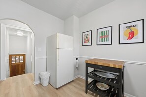 Interior - A charming 1-bedroom, 1-bath home offers the perfect mix of comfort, and space. (Forest Park)