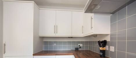 Apartment, 2 Bedrooms, Non Smoking | Private kitchen
