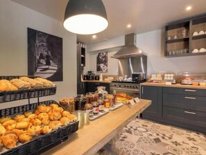 Dining - Vrbo Property (Corse-du-Sud)