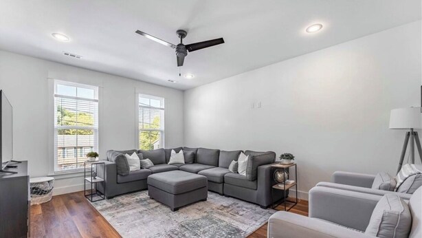 Unclassified image, 1 of 14, button - 3-bedroom 2.5-bathroom house walking distance from the campus and Dixon with AC (Fayetteville)