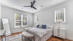 Unclassified image, 2 of 14, button - 3-bedroom 2.5-bathroom house walking distance from the campus and Dixon with AC (Fayetteville)