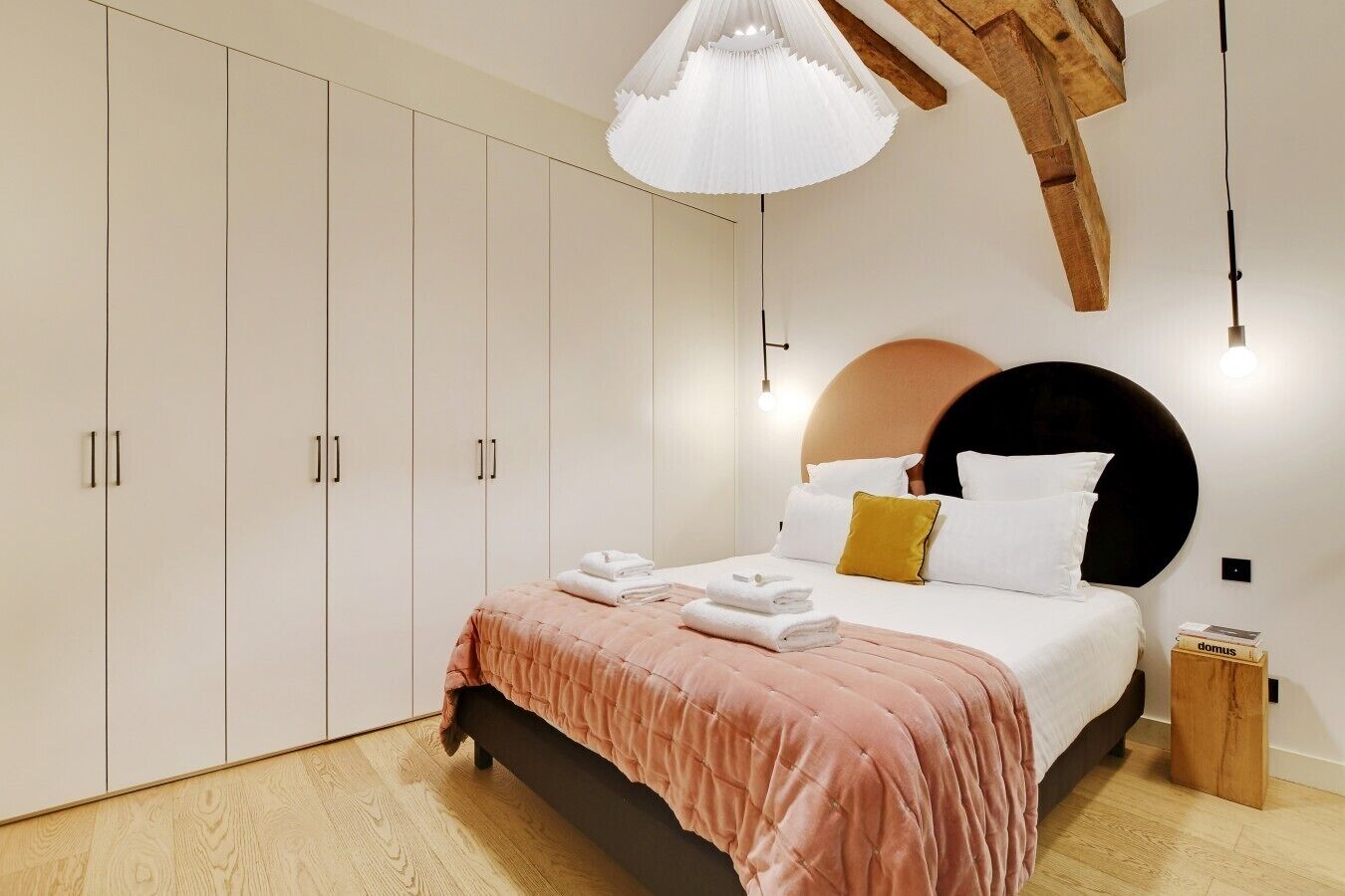 2 chambres, fer et planche à repasser, Wi-Fi, draps fournis
