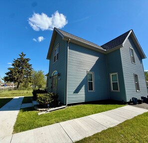 Exterior - Your Lake Escape Starts at Balti Bay Lodge
3 bedroom home, Boat Parking (New Baltimore)