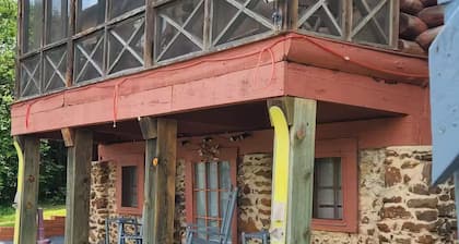 Natchitoches Log Cabin Guest House