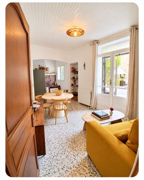 Living area - Maison Sarava – Superior Apartment with Separate Studio & Private Patio (Espira-de-l'Agly)