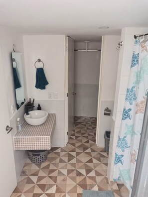 Dusche, Handtücher, Seife, Toilettenpapier