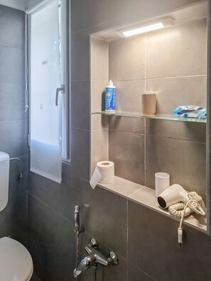 Bathroom - defaultName (Reana del Rojale)
