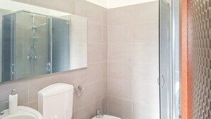 Bathroom - defaultName (Reana del Rojale)