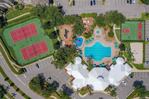 Outdoor pool, a heated pool - Minutes to attractions, clean, spacious 4 bedroom 3 bath pool  house sleeps  8 (Kissimmee)