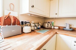 Unclassified image, 3 of 37, button - Delightful Period Cottage 225 Oak Road (Rivenhall)