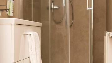 Superior Studio | Bathroom