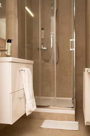 Estudio superior | Baño