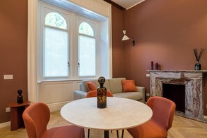 Deluxe Apartment | Dining - TheLuxe Residences (Como)
