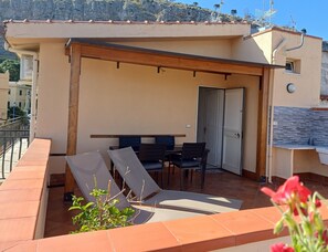 Outdoor dining - Vrbo Property (Palermo)
