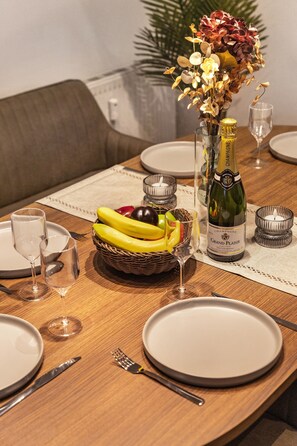 Dining - Designer Apartment in a Prime Location in Berlin (Berlin)