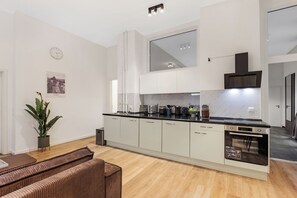 Private kitchen - Designer Apartment in a Prime Location in Berlin (Berlin)