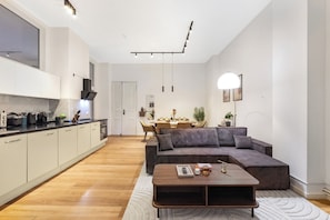 Living area - Designer Apartment in a Prime Location in Berlin (Berlin)