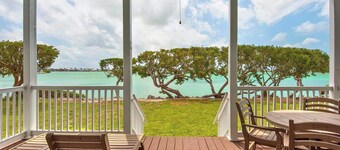 Amazing Location in the Middle of Florida Keys! Full Kitchen! Onsite Pools