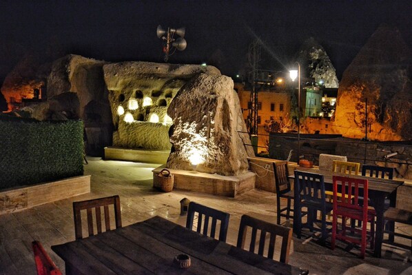 Tempat makan outdoor