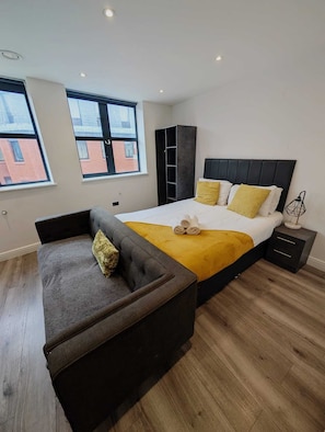 1 bedroom, iron/ironing board, free WiFi, bed sheets - City Centre Studio Apartment (Liverpool)