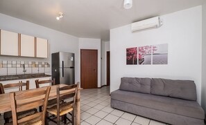 Living area - Charming Apt 270m From the Beach Stcy102 (Florianópolis)