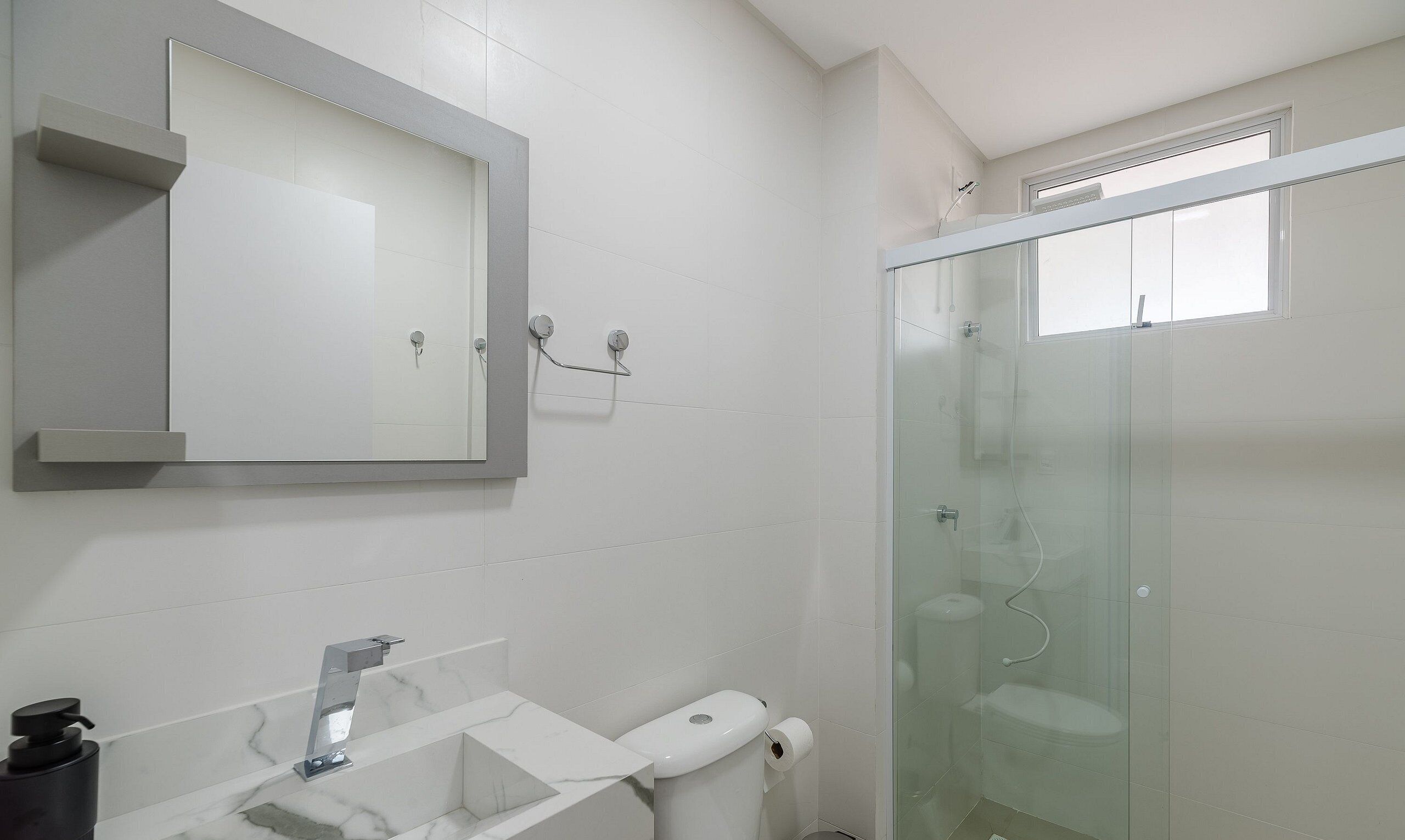 Basic Apartment | Bathroom | Shower