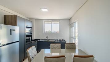 Basic Apartment | Dining