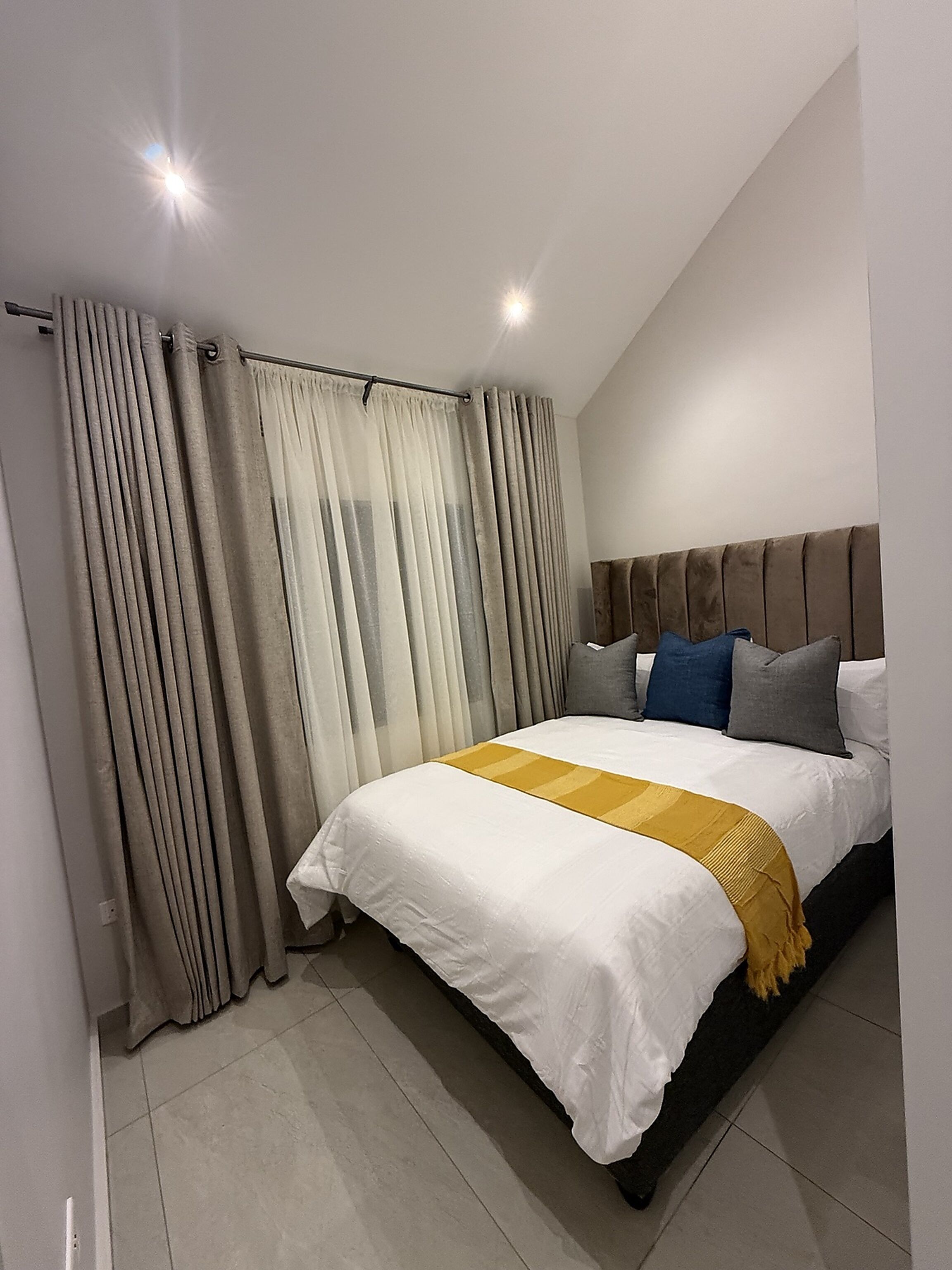 3 chambres, fer et planche à repasser, Wi-Fi, draps fournis