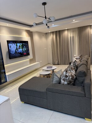 Living area - Chelsea Luxe Stay - Stylish 3-Bedroom Retreat in Harare (Harare)