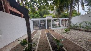Gambar tidak terklasifikasi, 2 dari 22, tombol