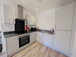 Private kitchen - City Centre Two Bedroom Apartments (Liverpool)