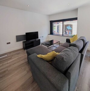 Smart TV - City Centre Two Bedroom Apartments (Liverpool)