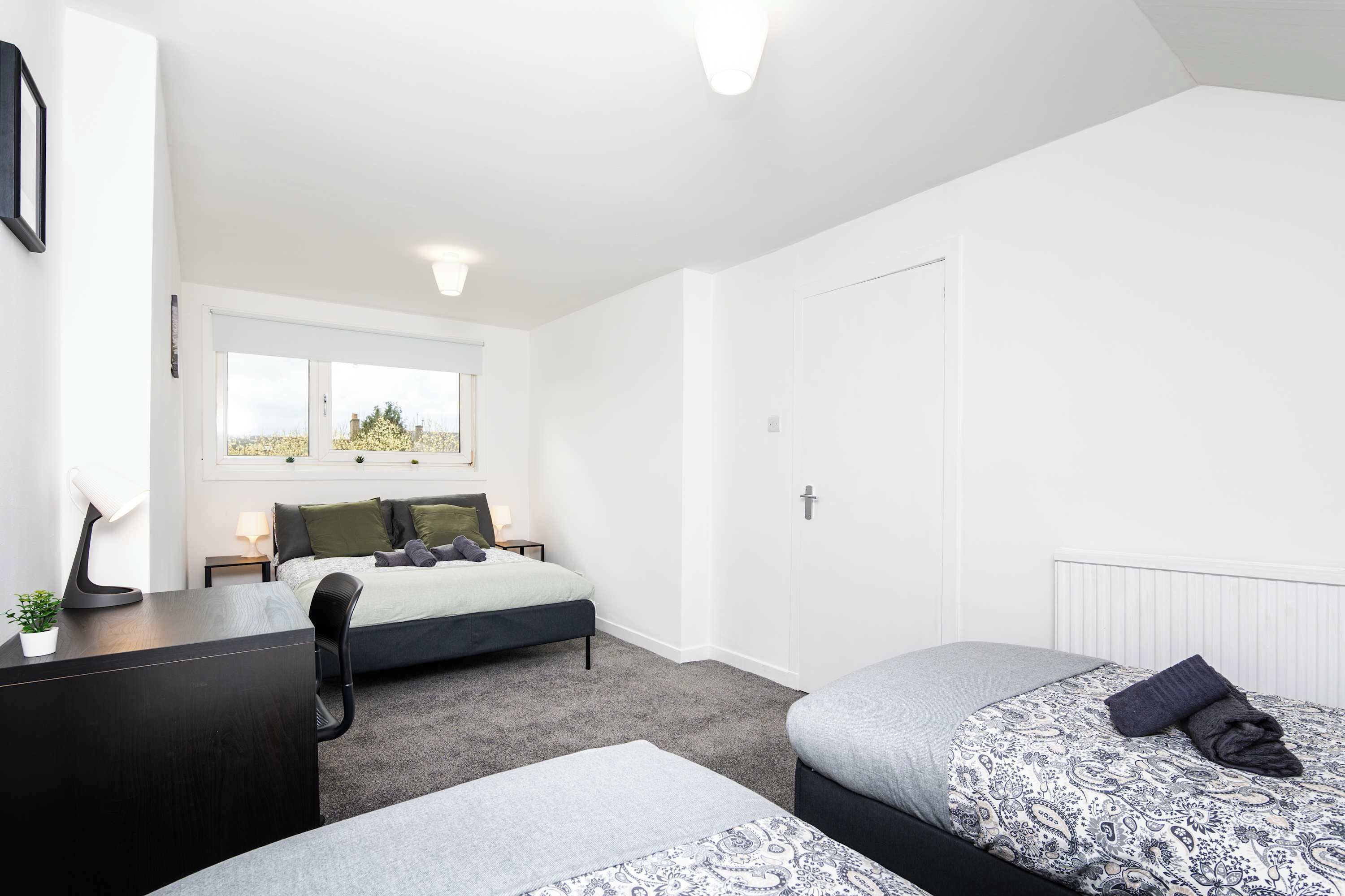 Desk, iron/ironing board, WiFi, bed sheets