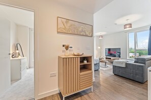 Living area - Luxury 2BR Apartment direct links to Wembley and Central London (Harrow)
