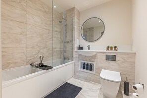 Bathroom - Luxury 2BR Apartment direct links to Wembley and Central London (Harrow)