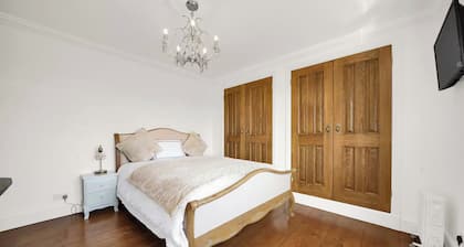 Berry Lodge I 5 Bed House Sleeps 10 -hot Tub -spa