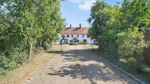 Unclassified image, 2 of 35, button - Berry Lodge I 5 Bed House Sleeps 10 -hot Tub -spa (Upminster)