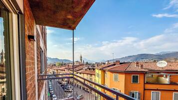 Apartment, City View | Property grounds