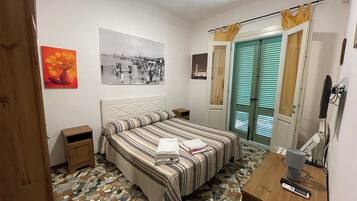 Classic Apartment, Air conditioning, Courtyard View | Free minibar, blackout curtains, soundproofing