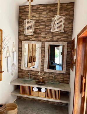 Interior - Quarto triplo beira mar (Cruz)