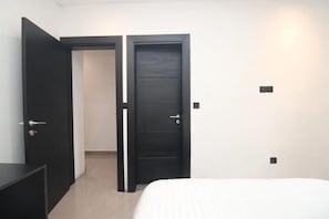 Ảnh chưa phân loại, 3 trong số 28 ảnh, nút