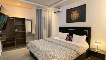 Apartment, Balcony, City View | Iron/ironing board (on request)