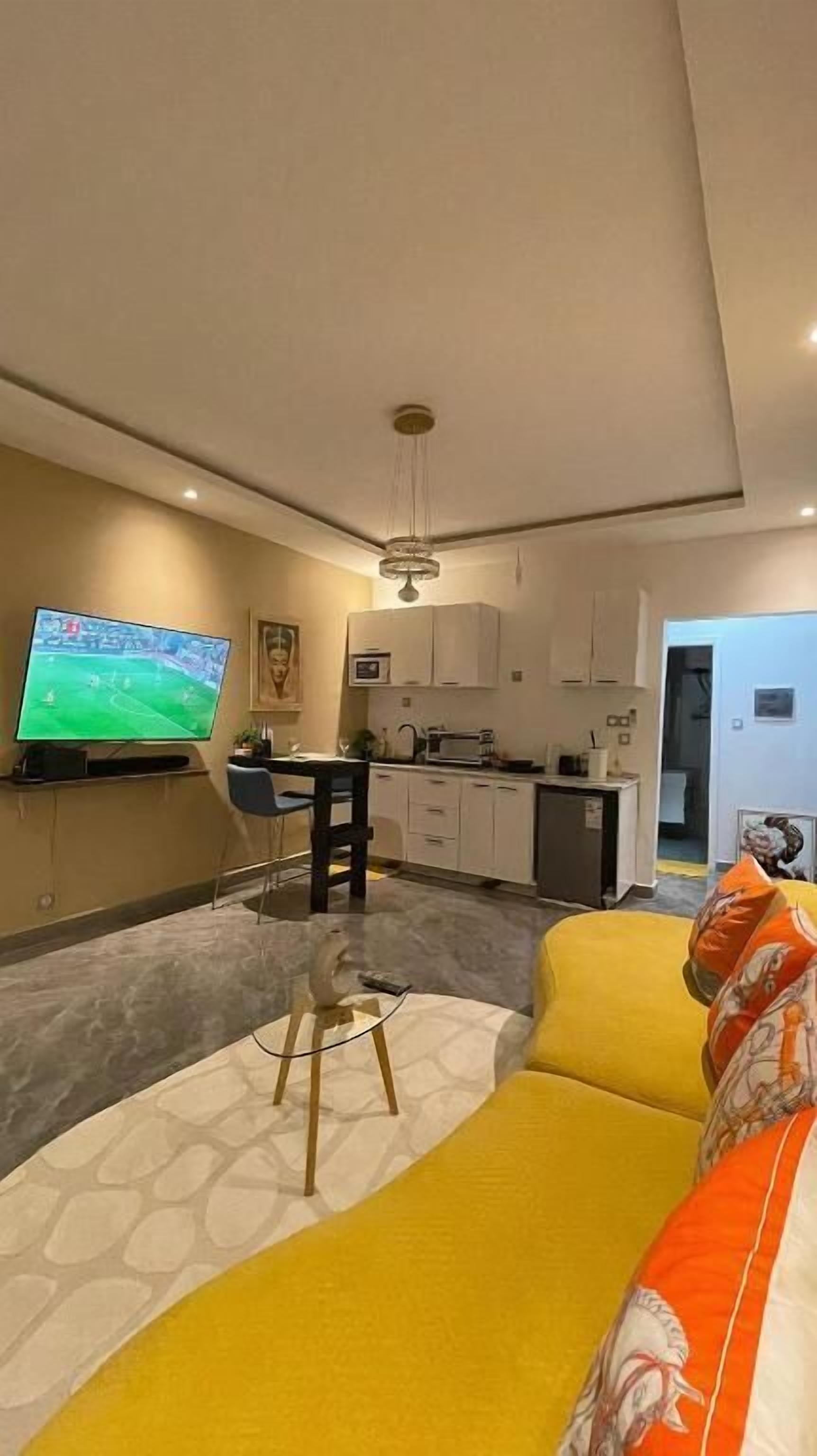 Apartment, Balcony, City View | Living area