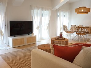 Living area - Larrabide Boho Chic Apartment (Pamplona)