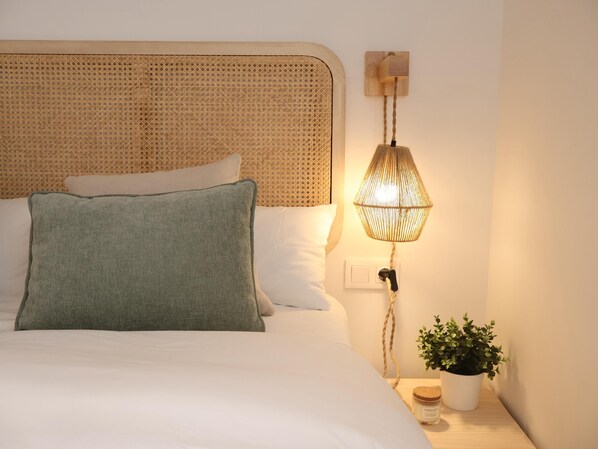Iron/ironing board, travel cot, Internet, bed sheets - Larrabide Boho Chic Apartment (Pamplona)