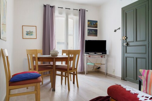 Apartment 'Maison Espinouse' with Mountain View, Private Garden and Wi-Fi