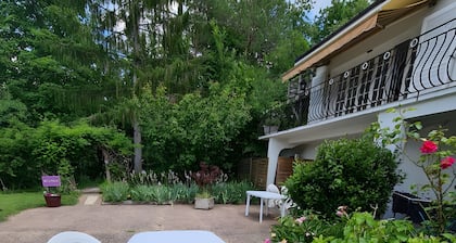 Studio Les Iris - Tilleul with Shared Terrace, Garden, and Wi-Fi