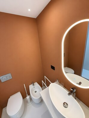 Bathroom - Bed and Breakfast "Camera 102" with Balcony, Wi-Fi and Air Conditioning (Catania)