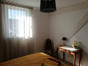 Bügeleisen/Bügelbrett, WLAN, Bettwäsche